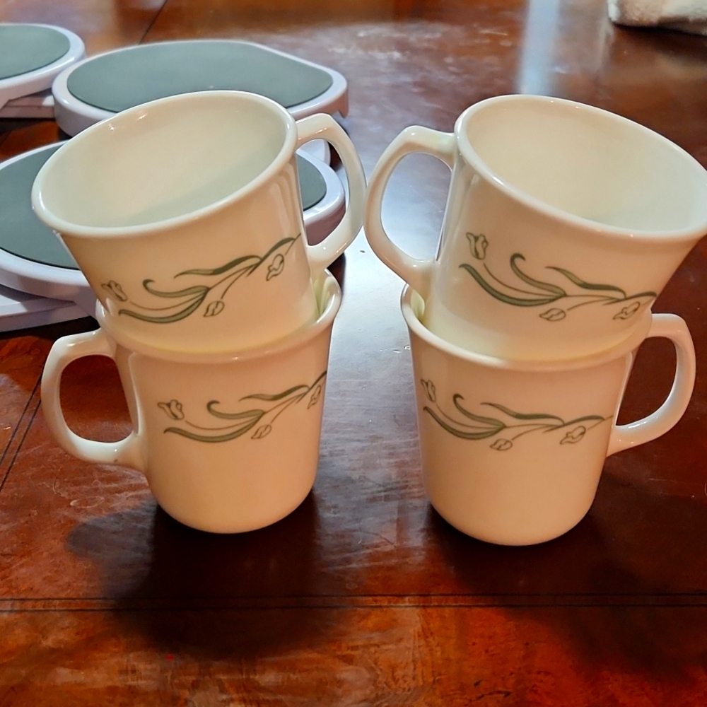 Vintage corning cups